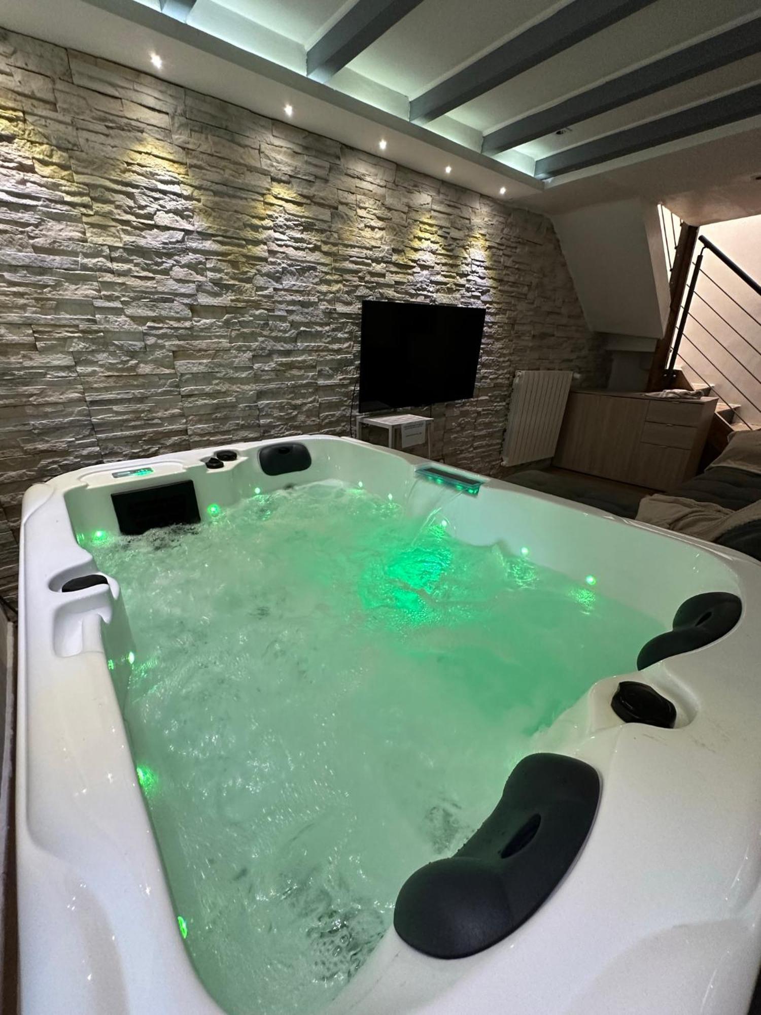 Maison Avec Spa Villa Maisdon-sur-Sevre Esterno foto